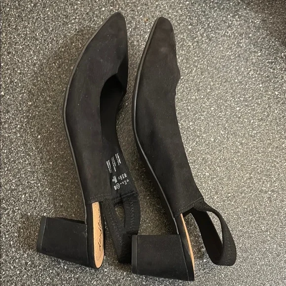 Dexflex Black Pointed Toe Flats - Picture 4 of 5